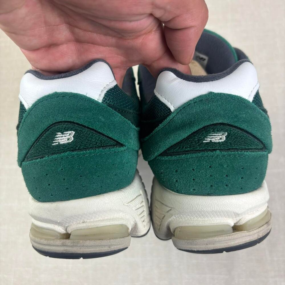 🐸 2022 New Balance 2002R “Nightwatch Green” 9.5M - Picture 6 of 6